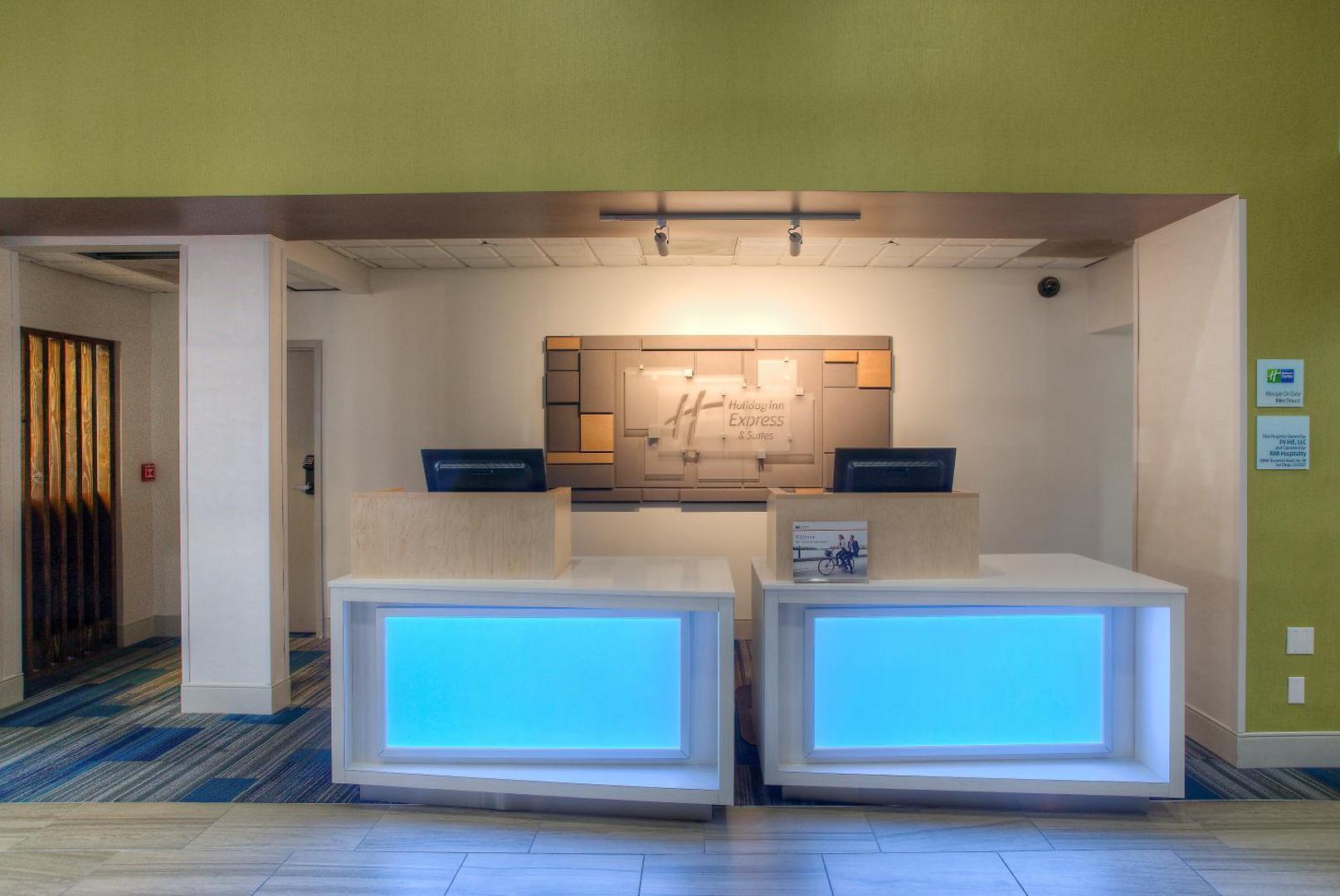 Holiday Inn Express and Suites Tempe