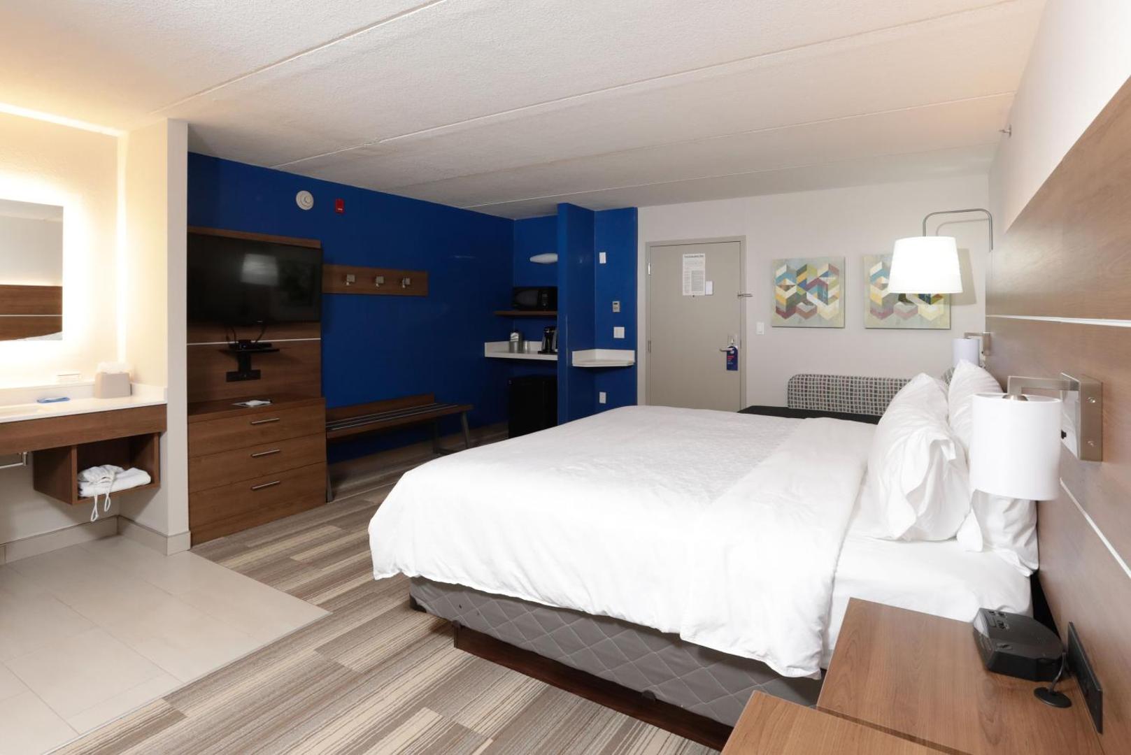 Holiday Inn Express and Suites Tempe