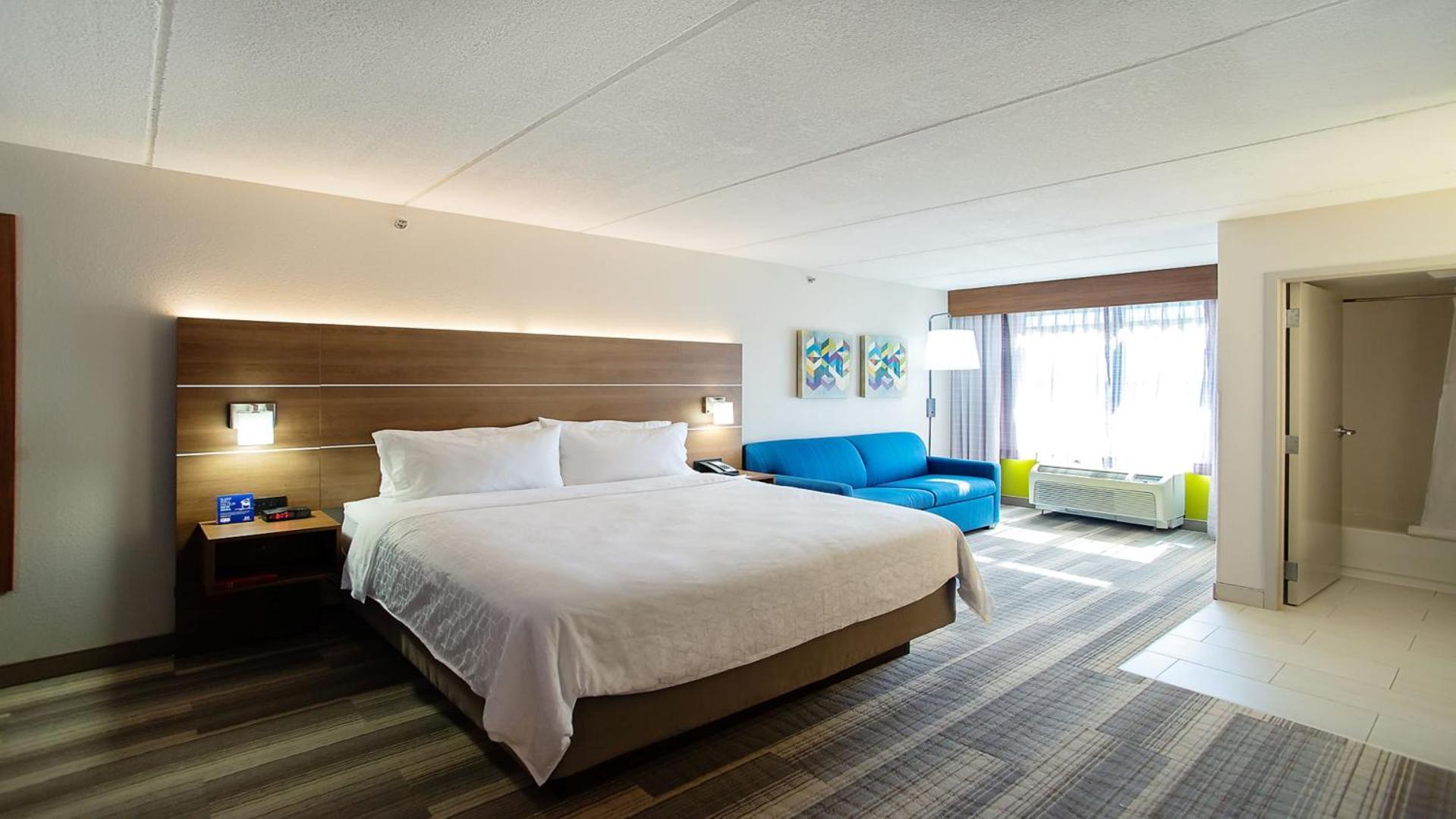 Holiday Inn Express and Suites Tempe