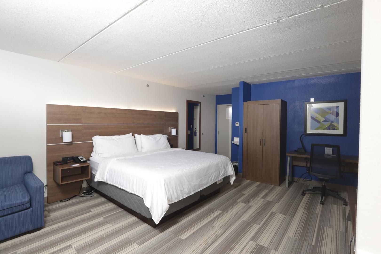 Holiday Inn Express and Suites Tempe