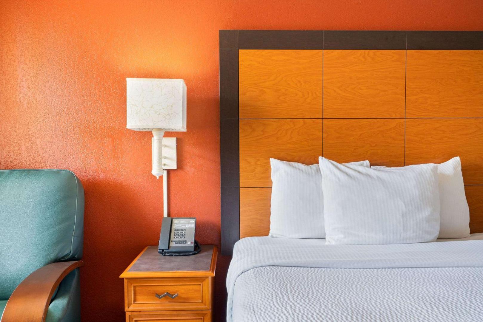La Quinta Inn by Wyndham Phoenix Sky Harbor Airport