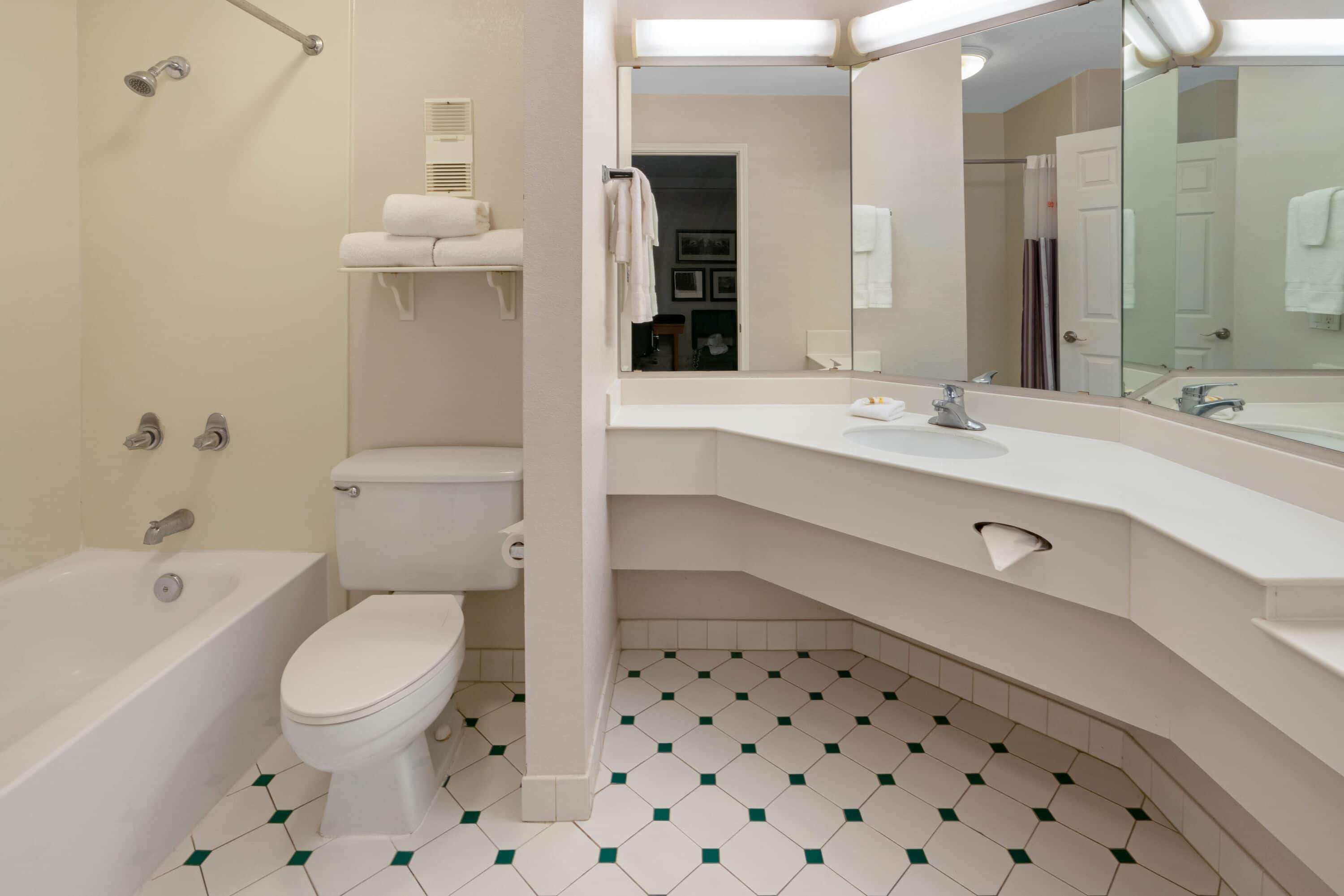La Quinta Inn by Wyndham Phoenix Sky Harbor Airport