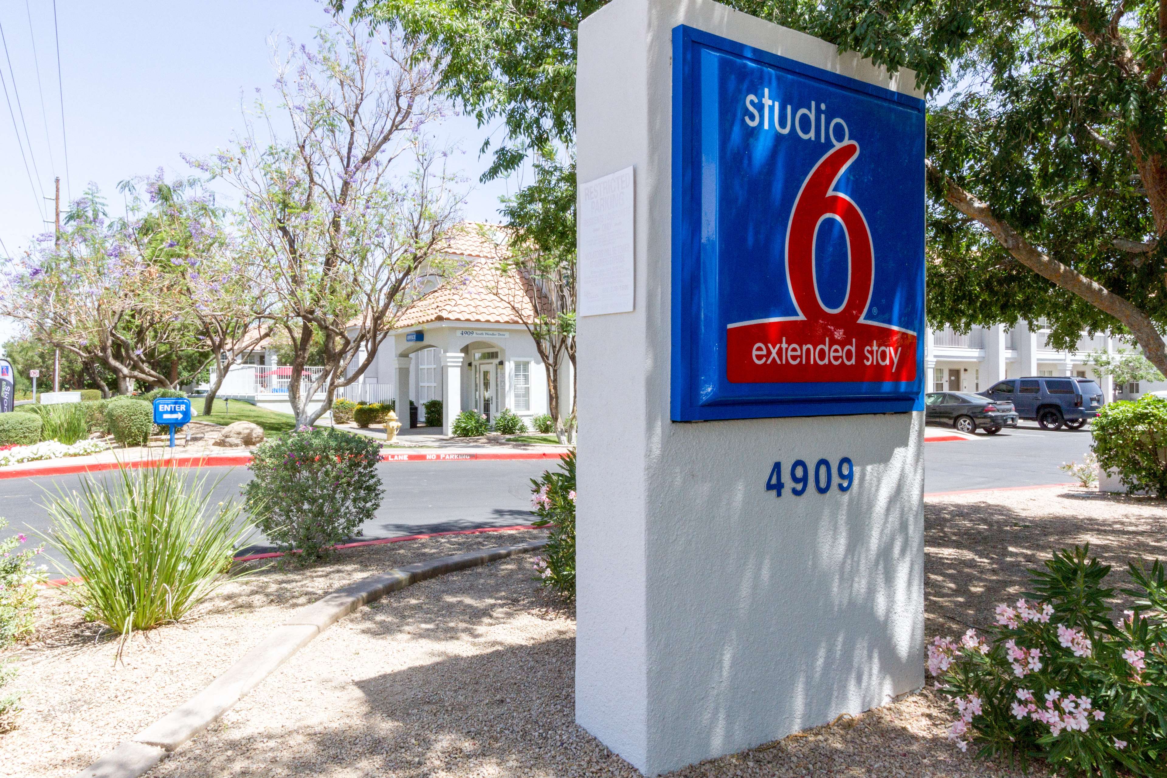 Studio 6 Tempe
