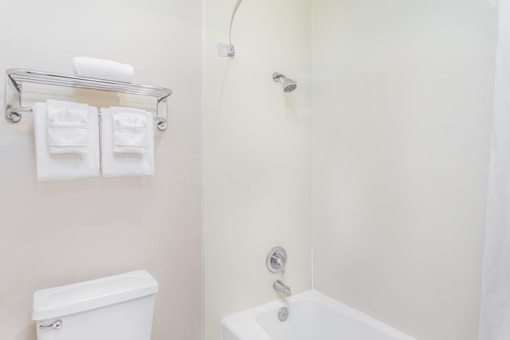 Super 8 by Wyndham Tempe/ASU/Airport