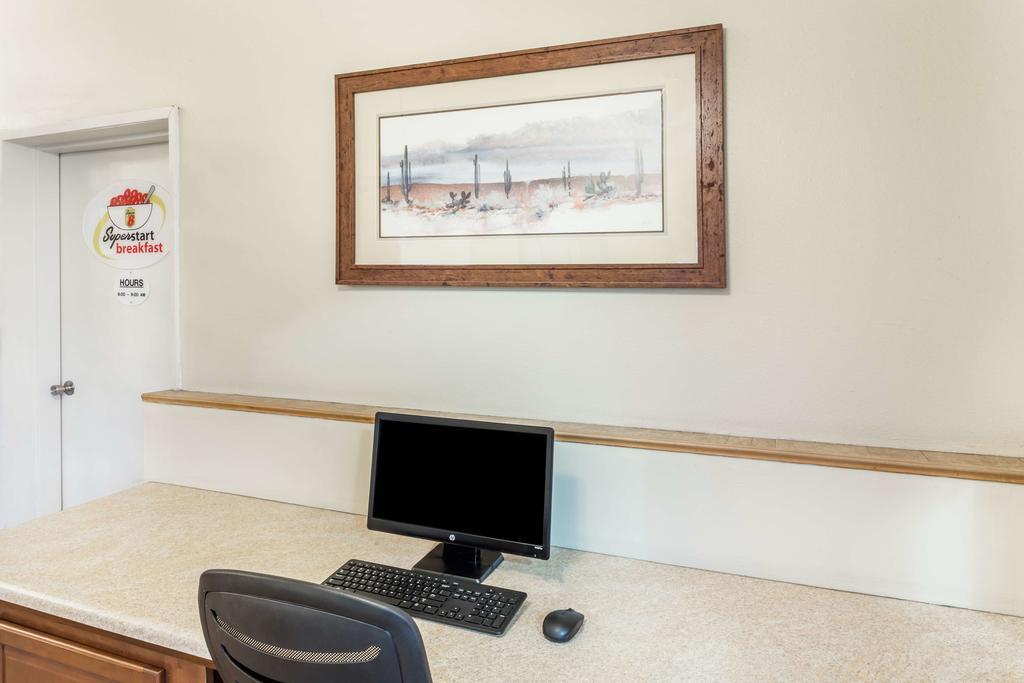 Super 8 by Wyndham Tempe/ASU/Airport