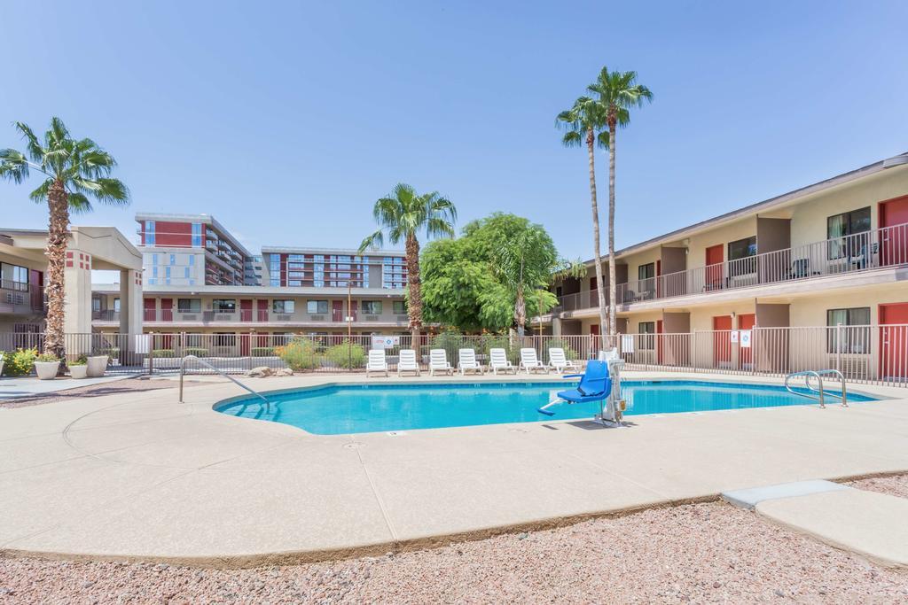 Super 8 by Wyndham Tempe/ASU/Airport