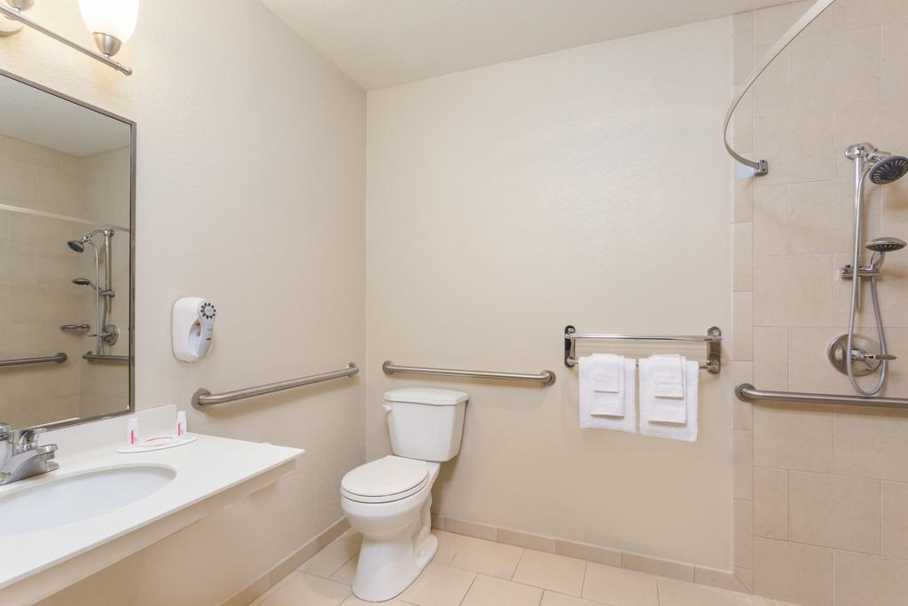 Super 8 by Wyndham Tempe/ASU/Airport