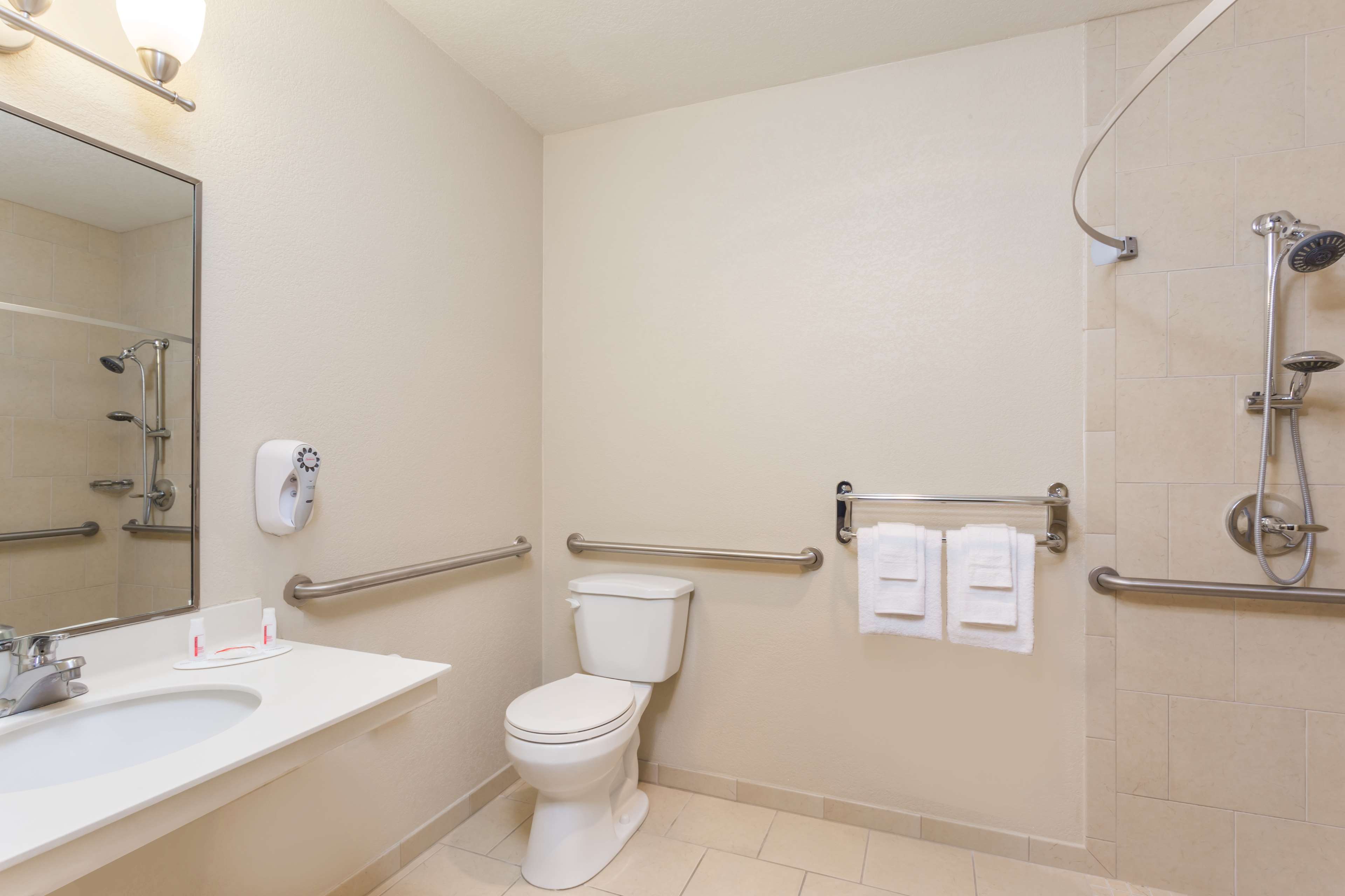 Super 8 by Wyndham Tempe/ASU/Airport
