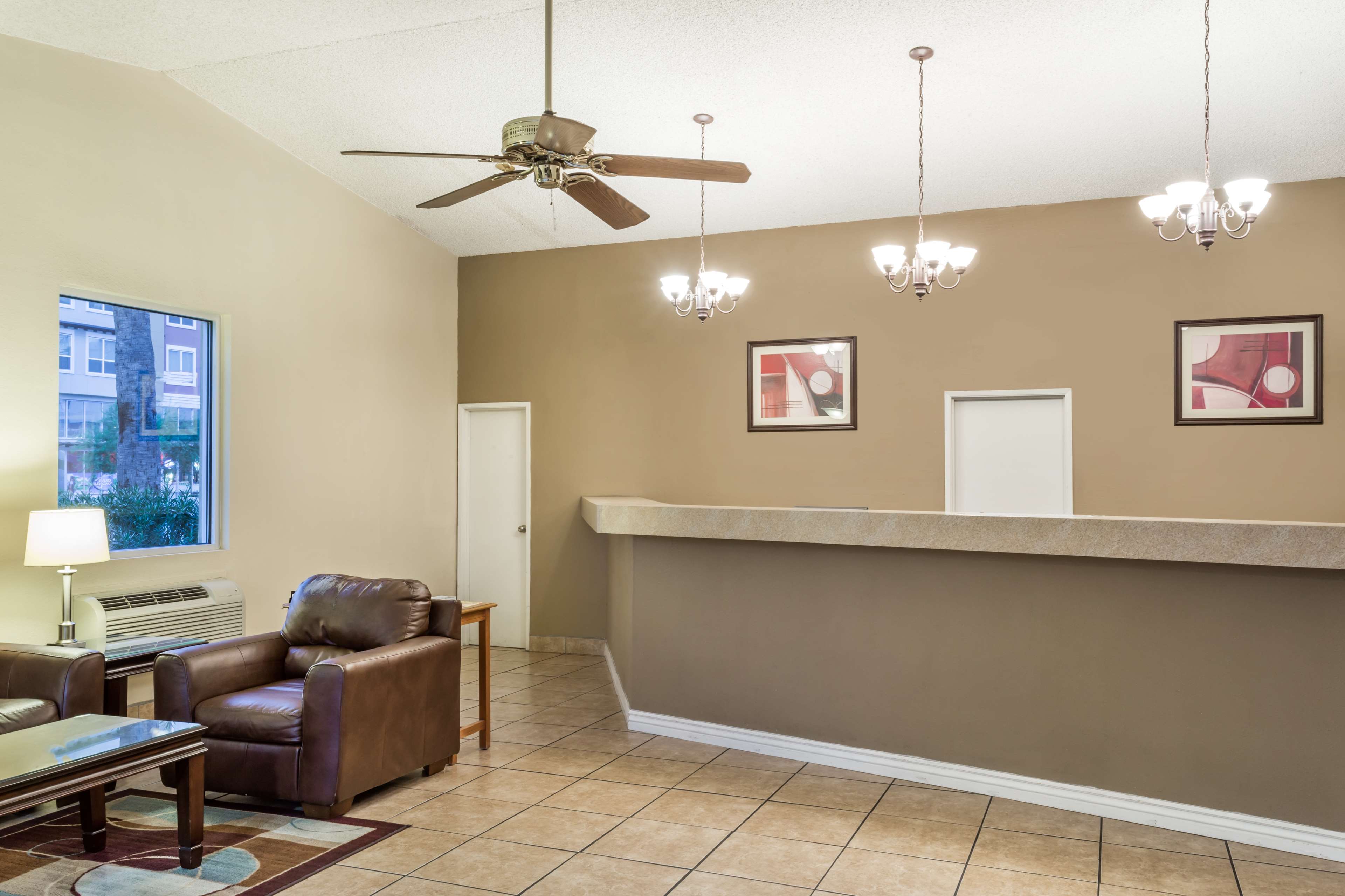 Super 8 by Wyndham Tempe/ASU/Airport