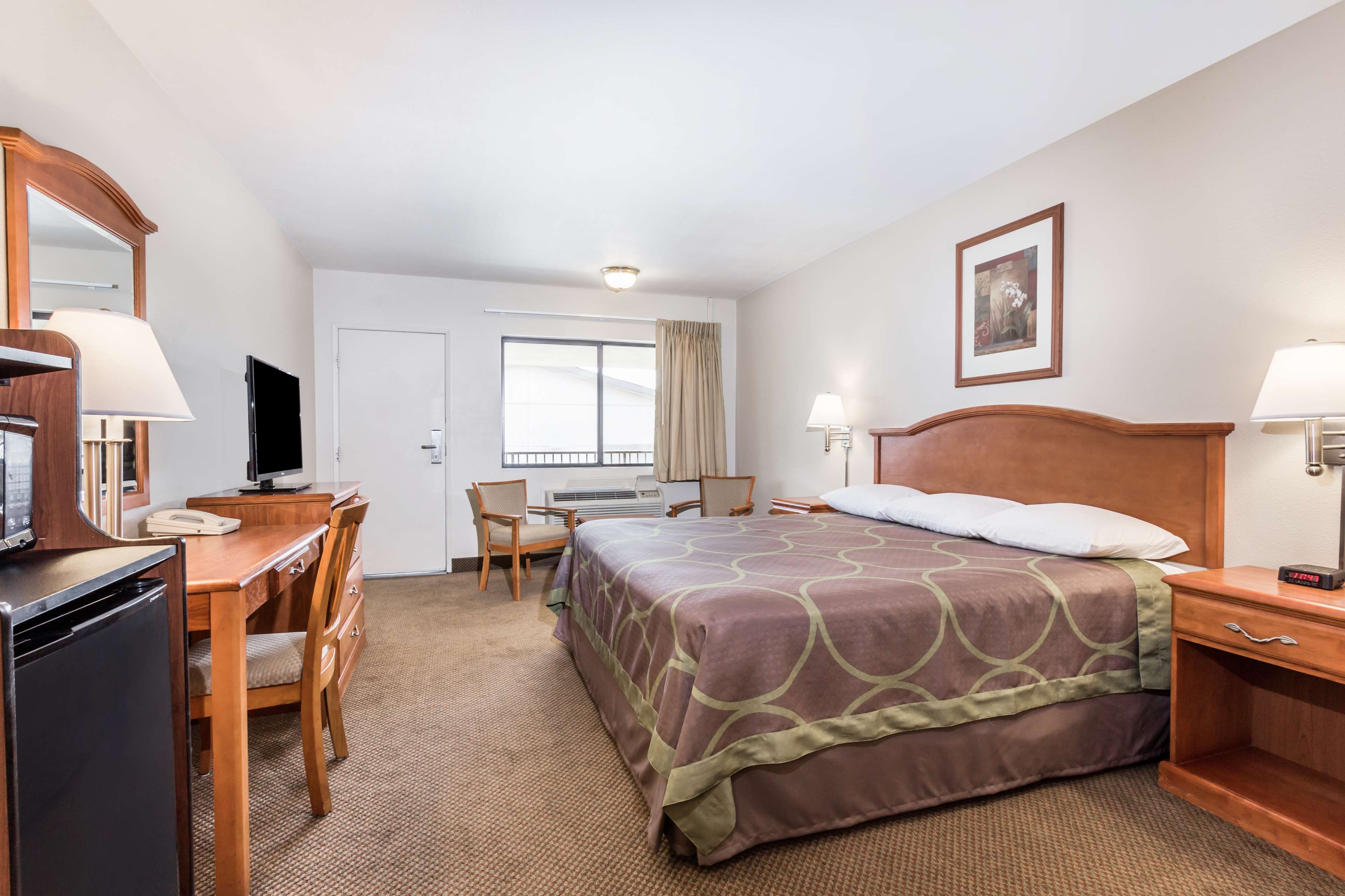 Super 8 by Wyndham Tempe/ASU/Airport