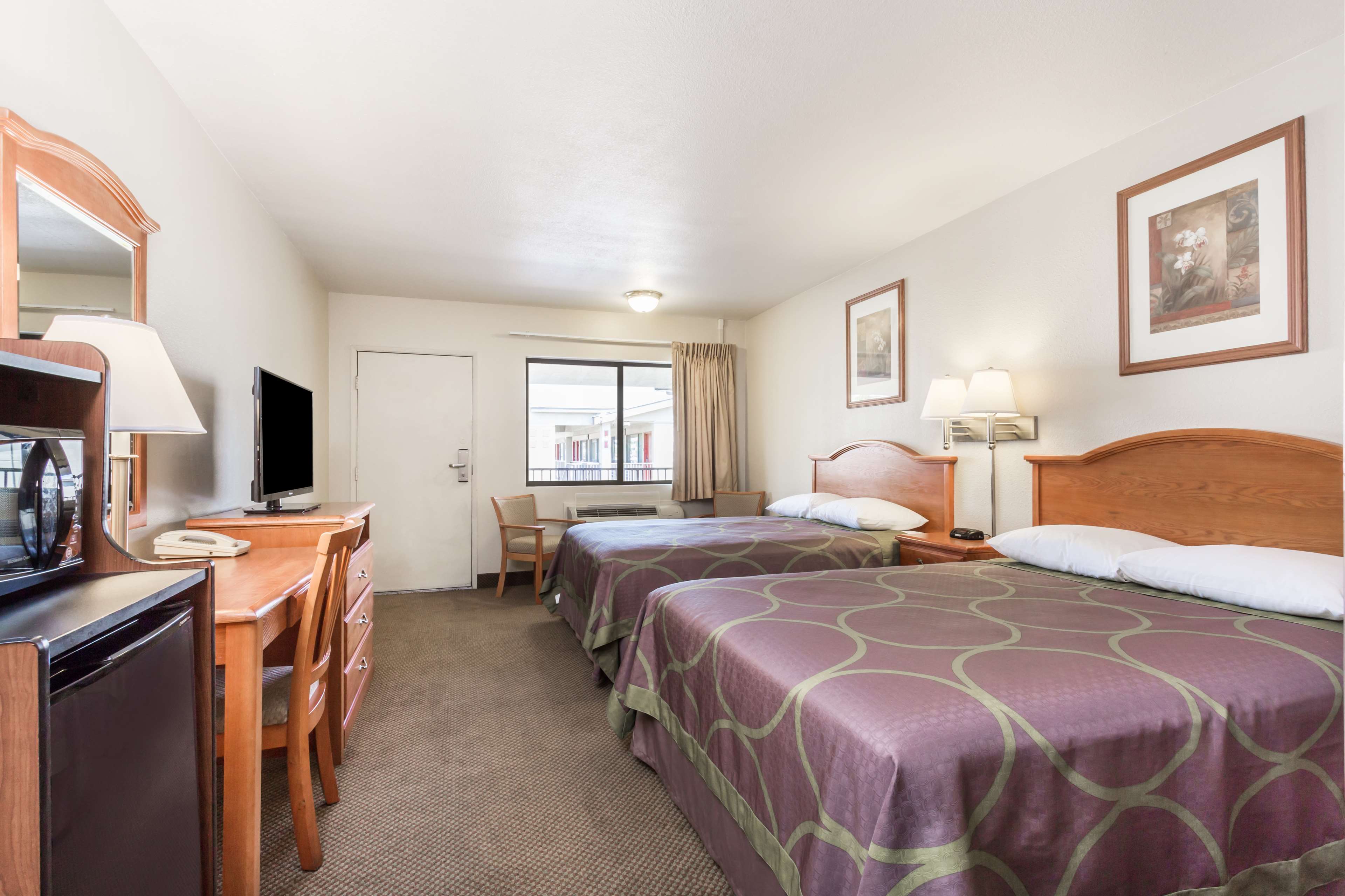 Super 8 by Wyndham Tempe/ASU/Airport