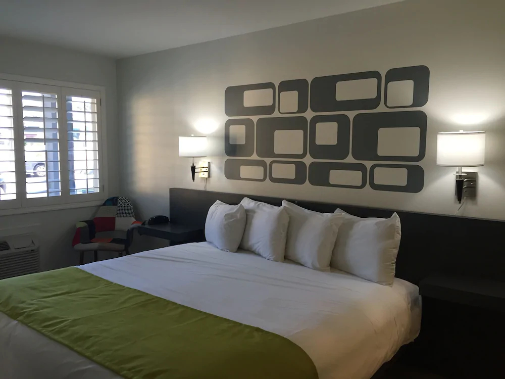 University Inn and Suites