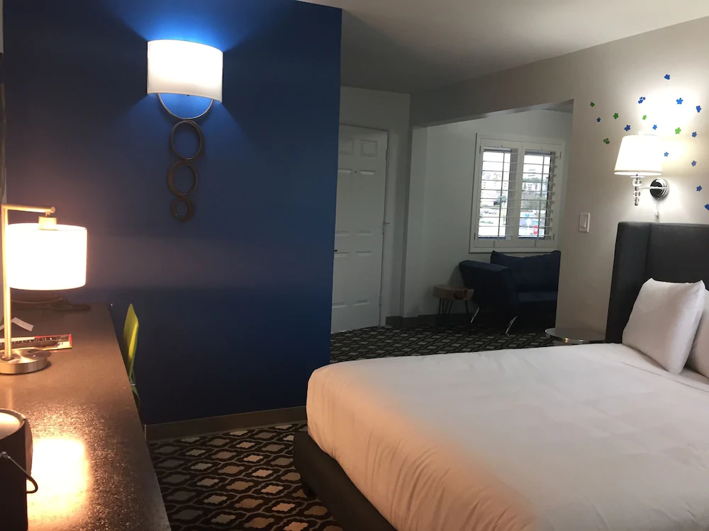 University Inn and Suites