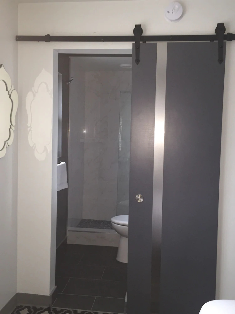 University Inn and Suites