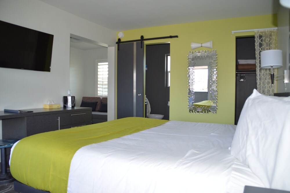 University Inn and Suites