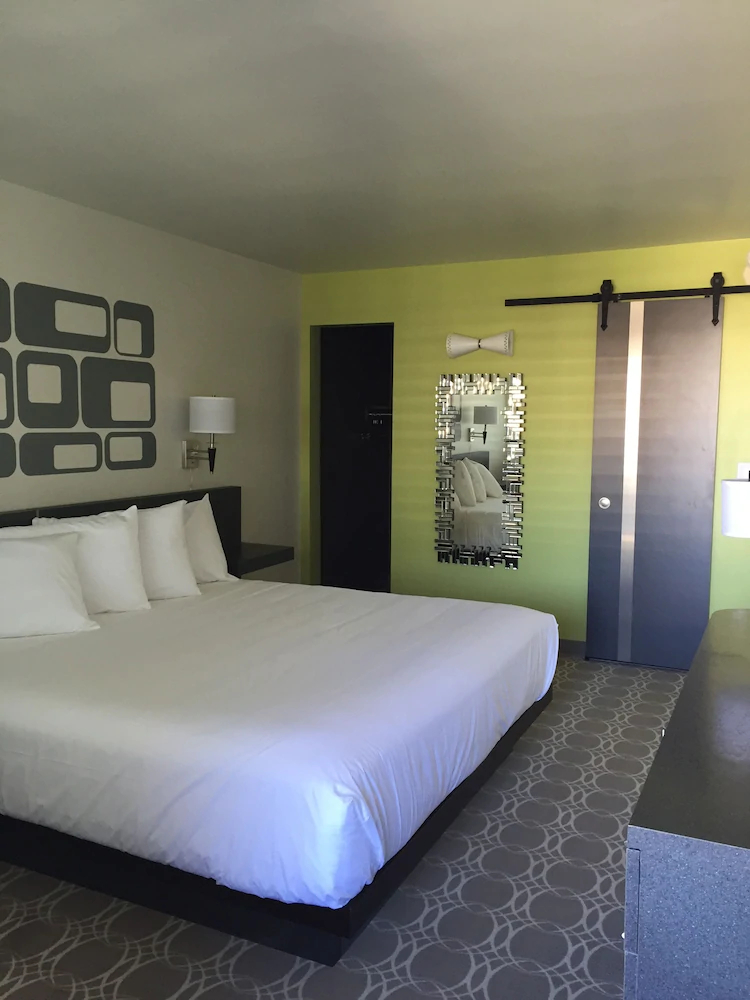 University Inn and Suites