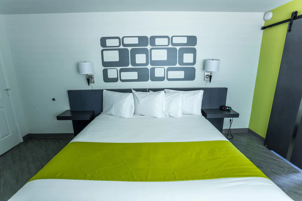 University Inn and Suites