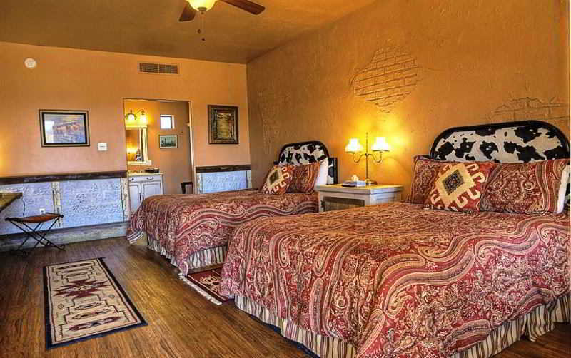 Tombstone Monument Ranch