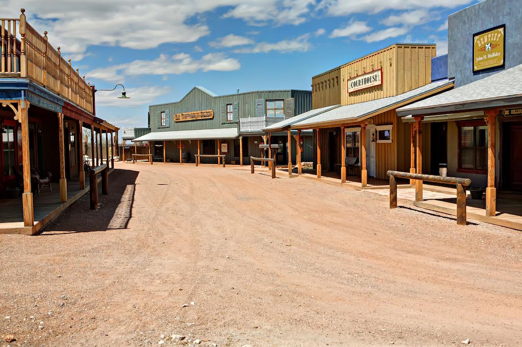 Tombstone Monument Ranch