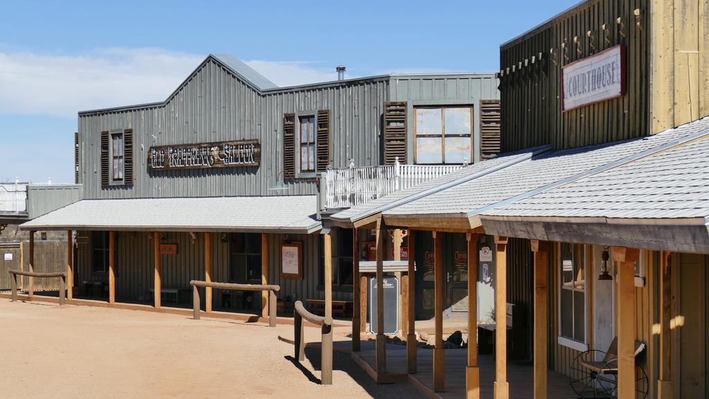 Tombstone Monument Ranch