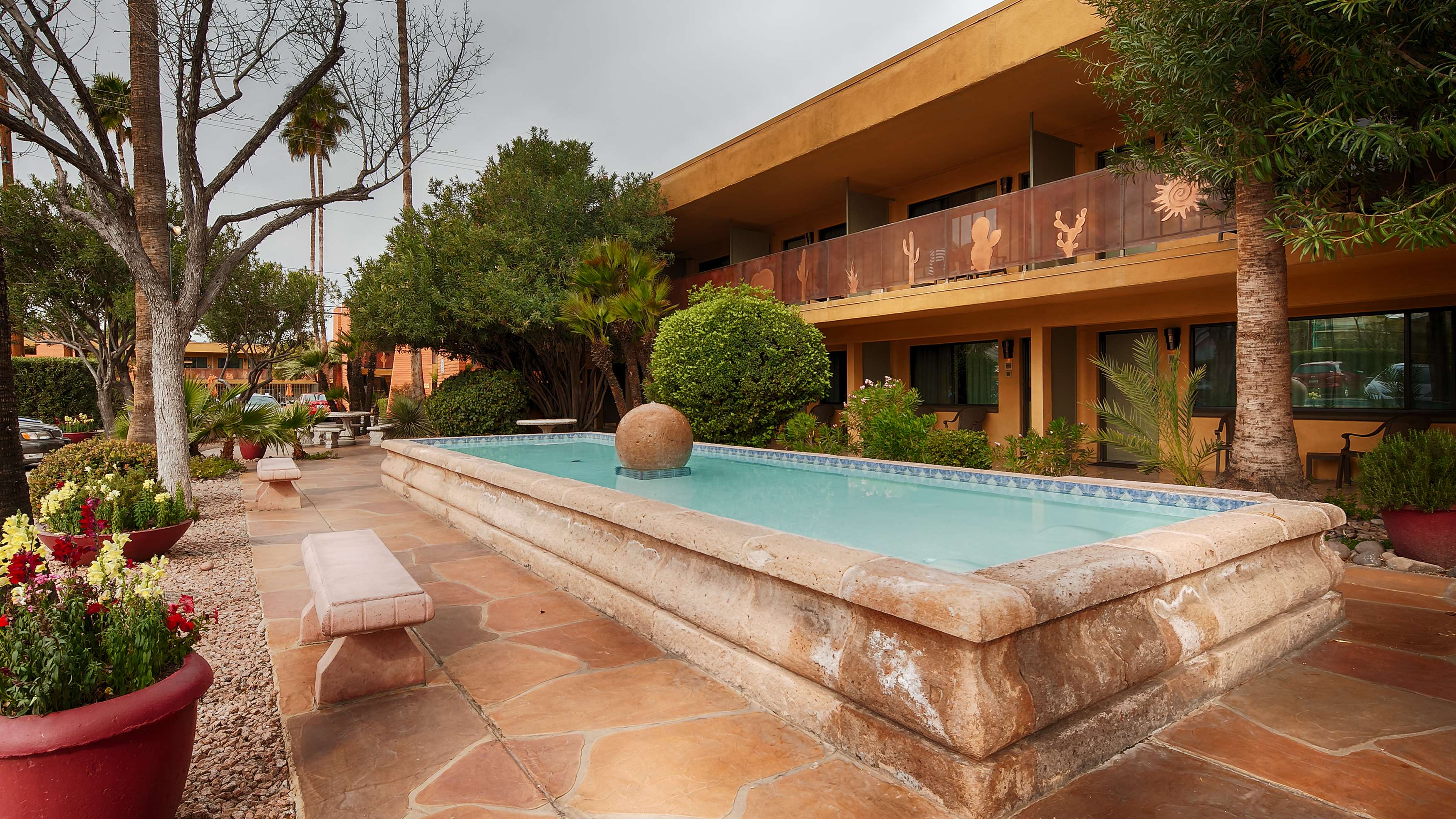 Best Western Royal Sun Inn & Suites