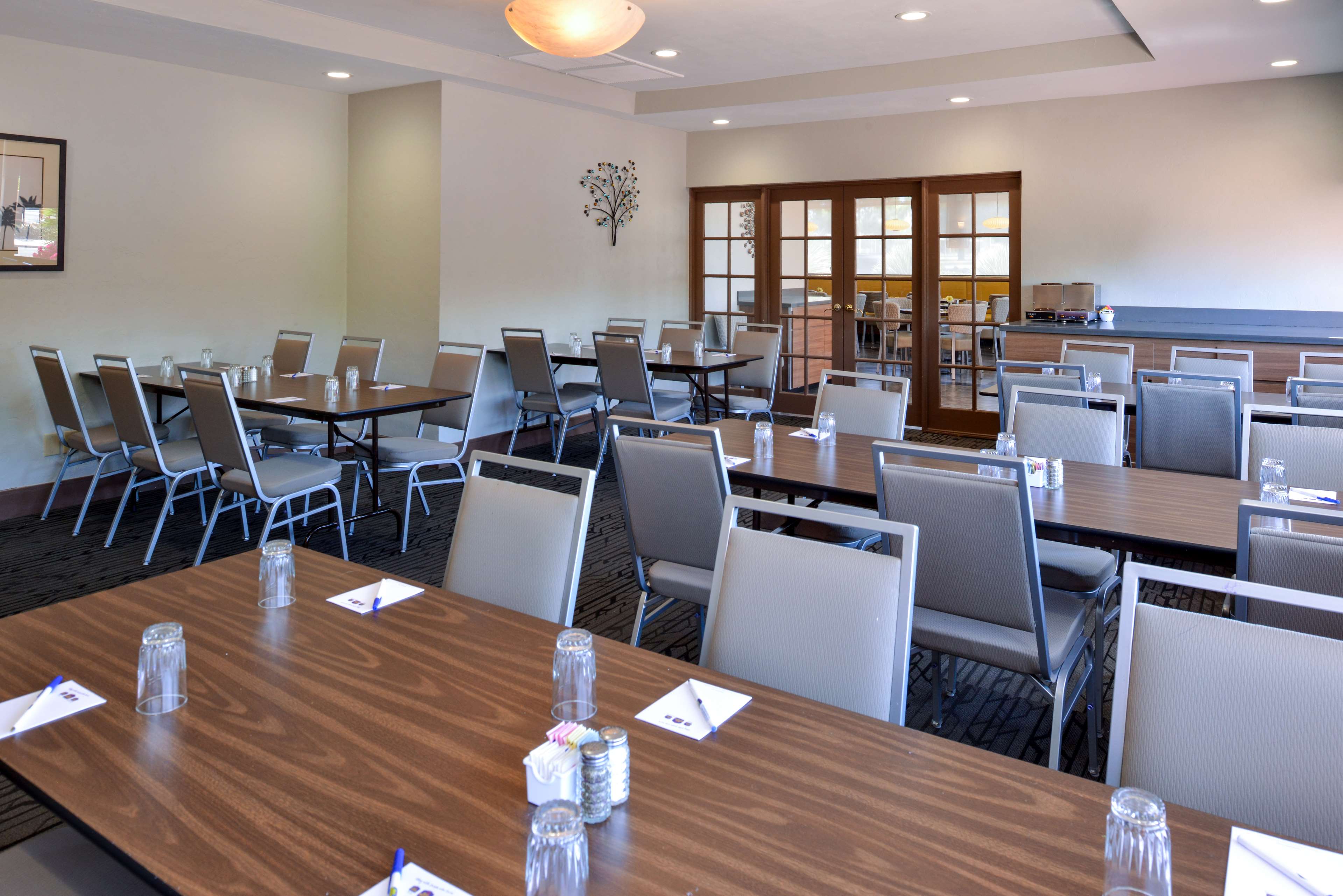 Best Western Royal Sun Inn & Suites