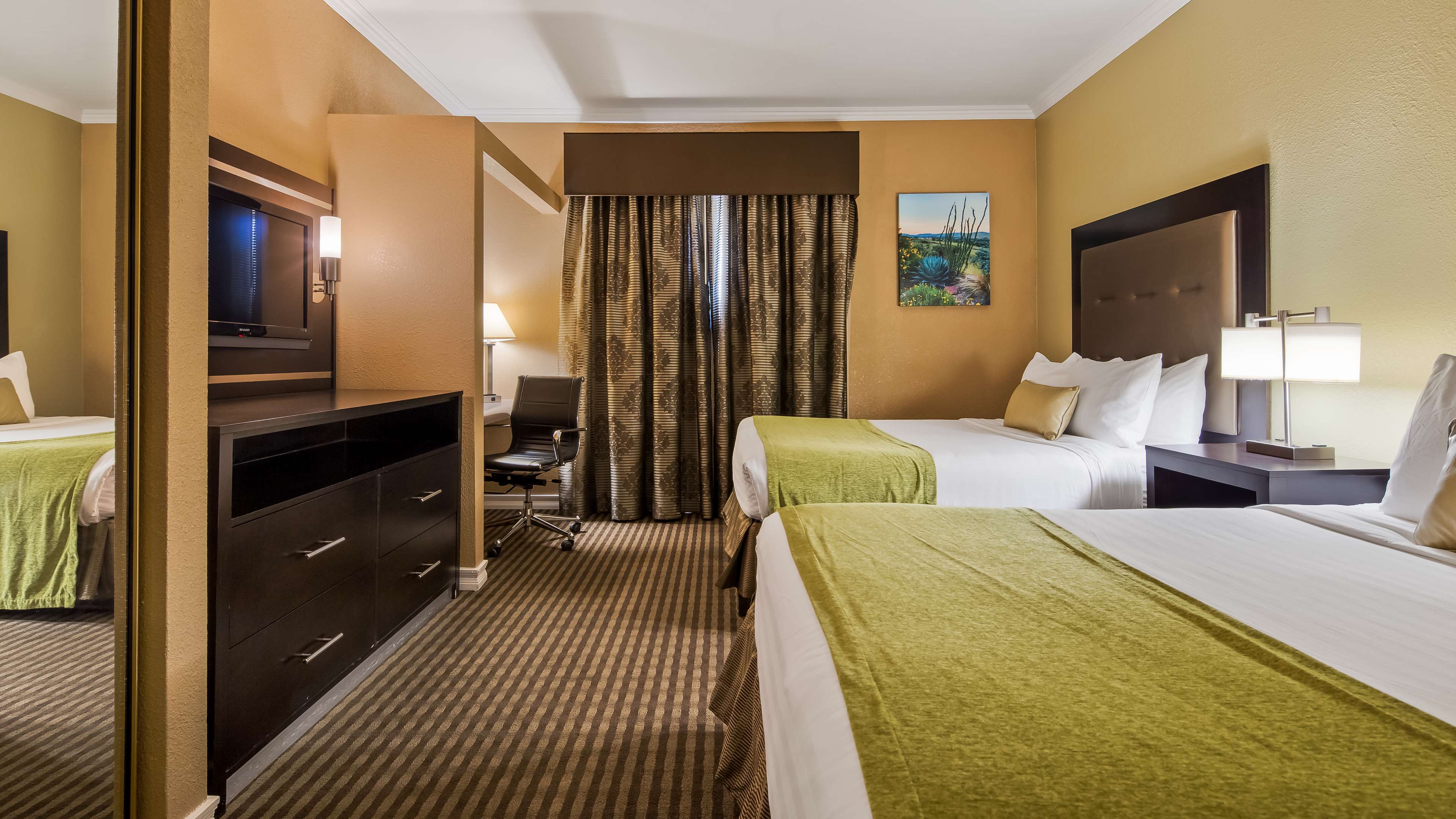 Best Western Royal Sun Inn & Suites