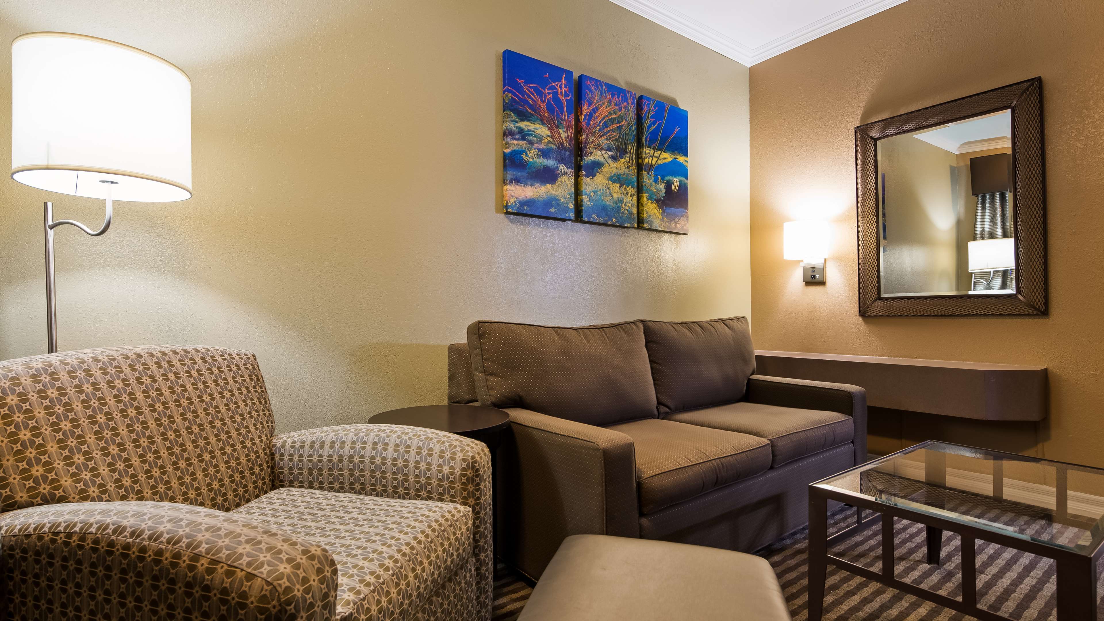 Best Western Royal Sun Inn & Suites