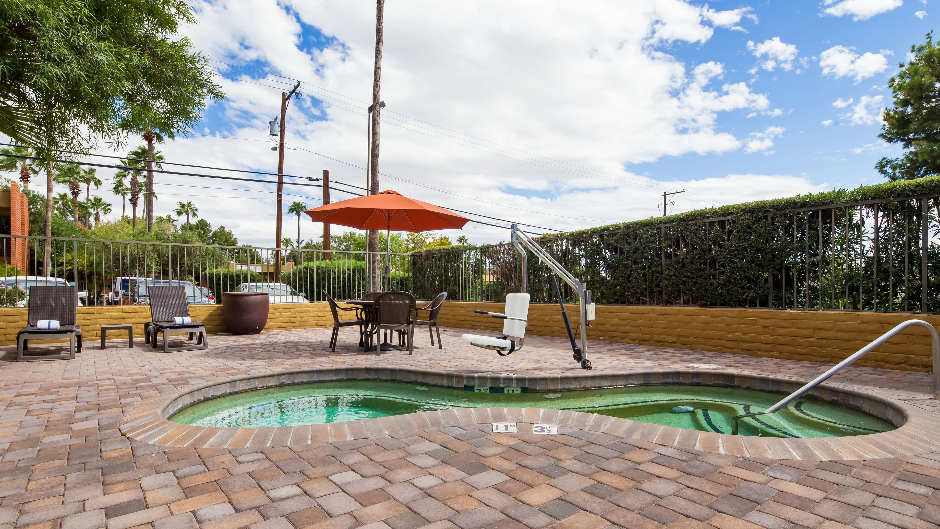 Best Western Royal Sun Inn & Suites