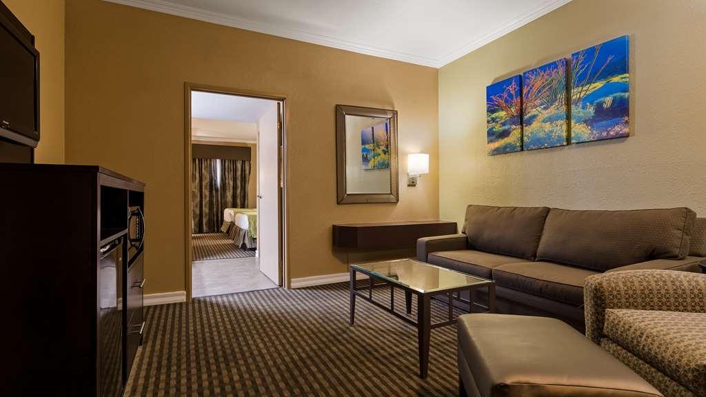 Best Western Royal Sun Inn & Suites
