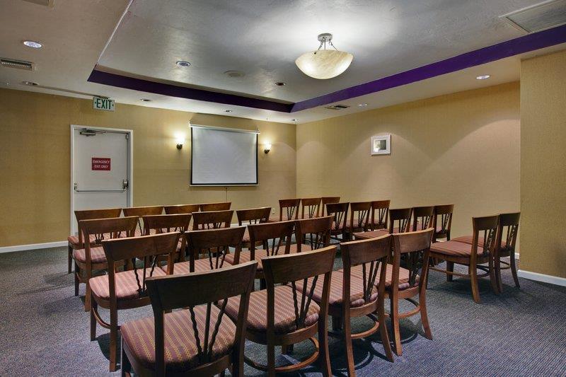 Best Western Royal Sun Inn & Suites