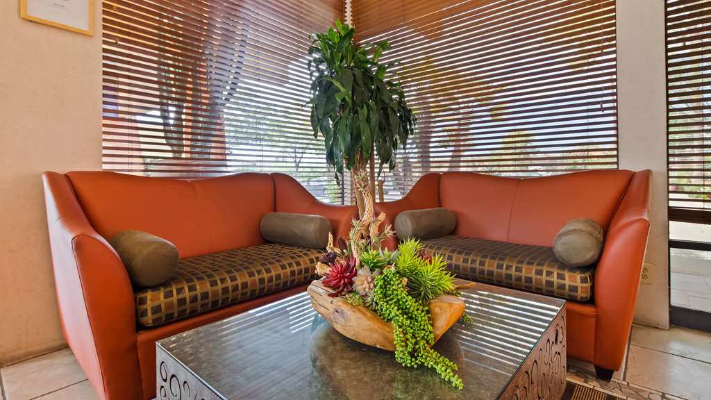 Best Western Royal Sun Inn & Suites