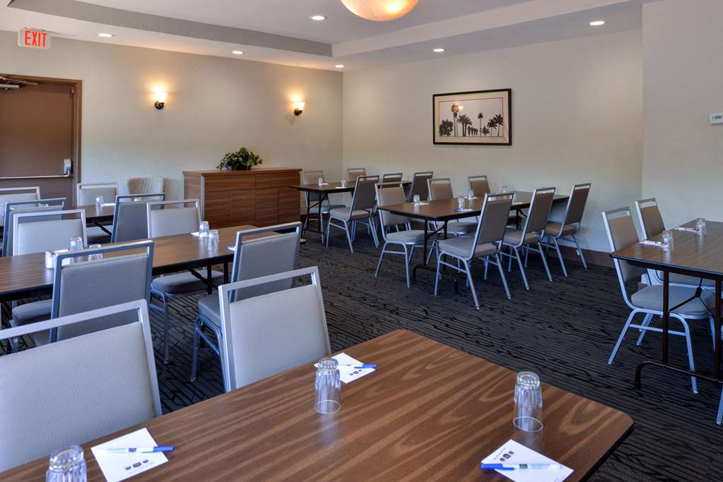 Best Western Royal Sun Inn & Suites