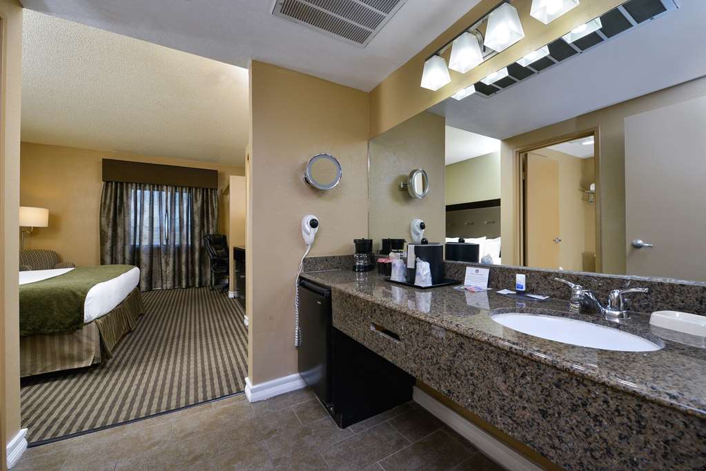 Best Western Royal Sun Inn & Suites