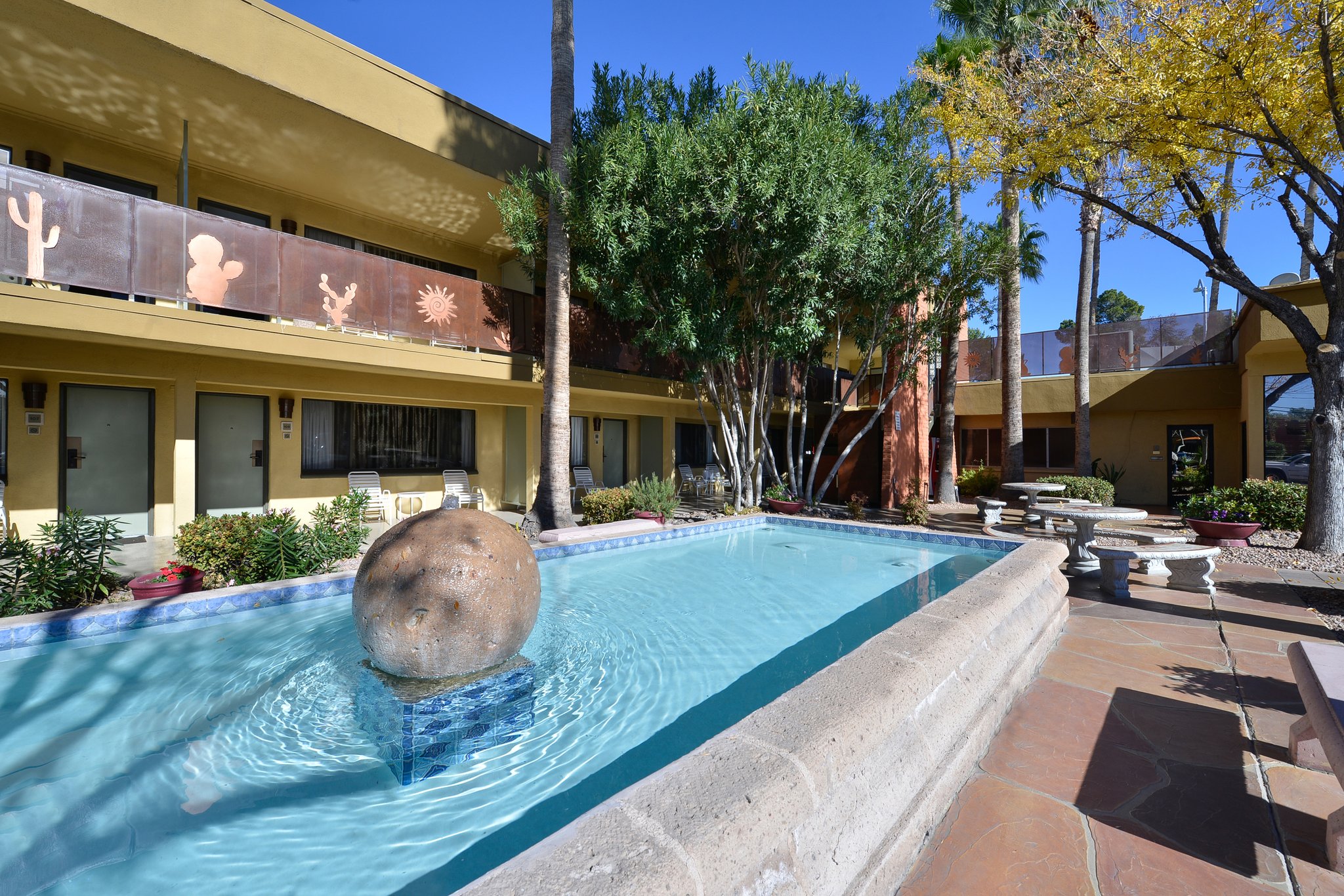 Best Western Royal Sun Inn & Suites