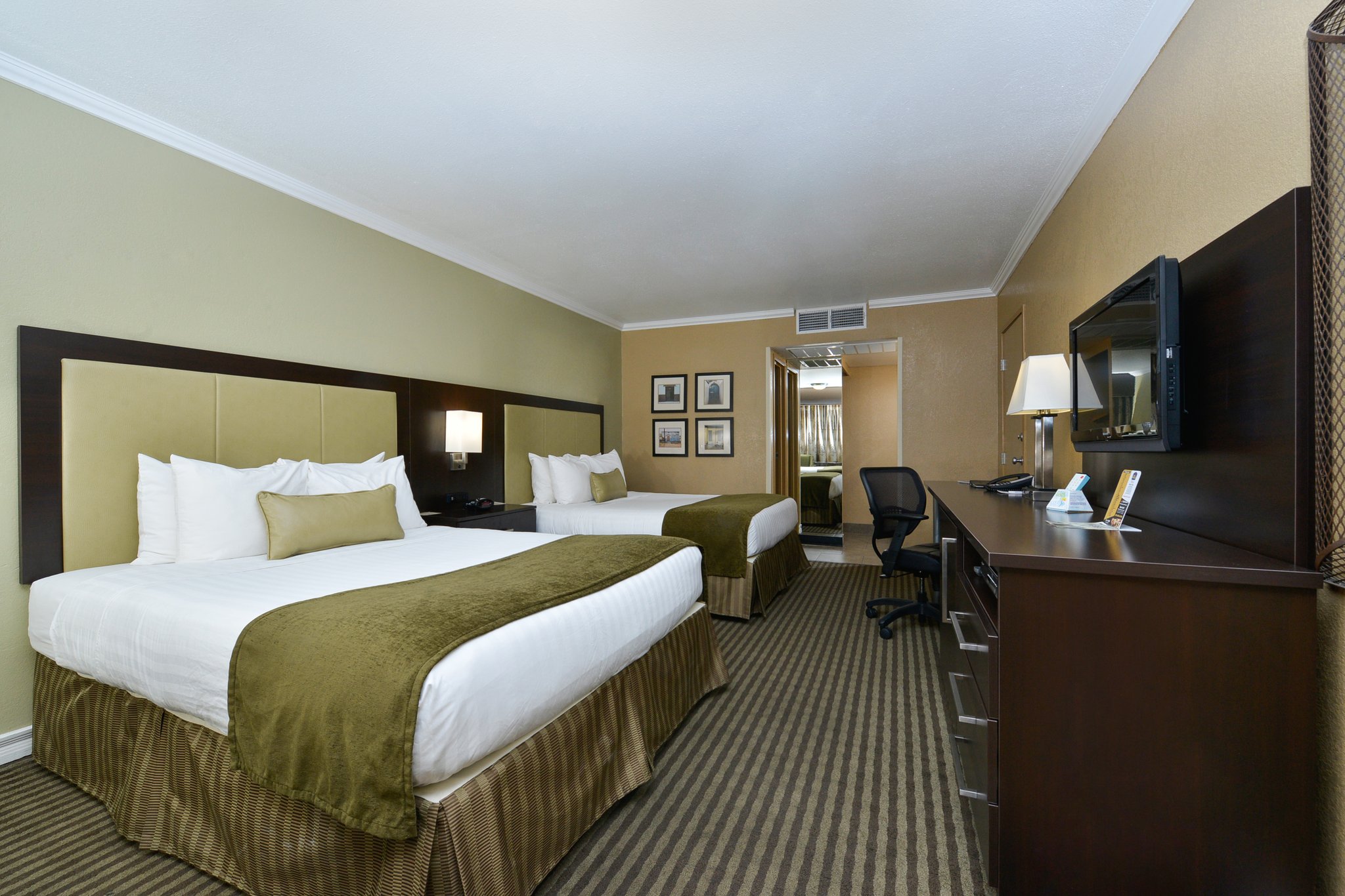Best Western Royal Sun Inn & Suites
