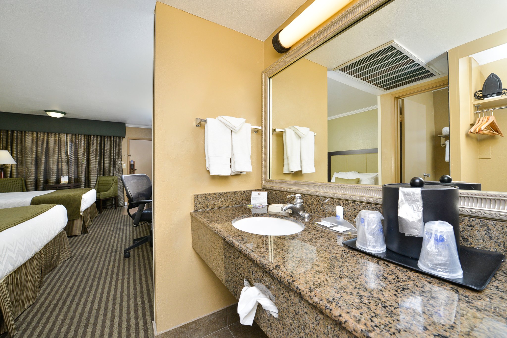 Best Western Royal Sun Inn & Suites
