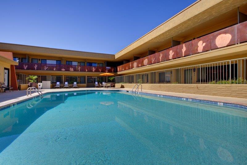 Best Western Royal Sun Inn & Suites