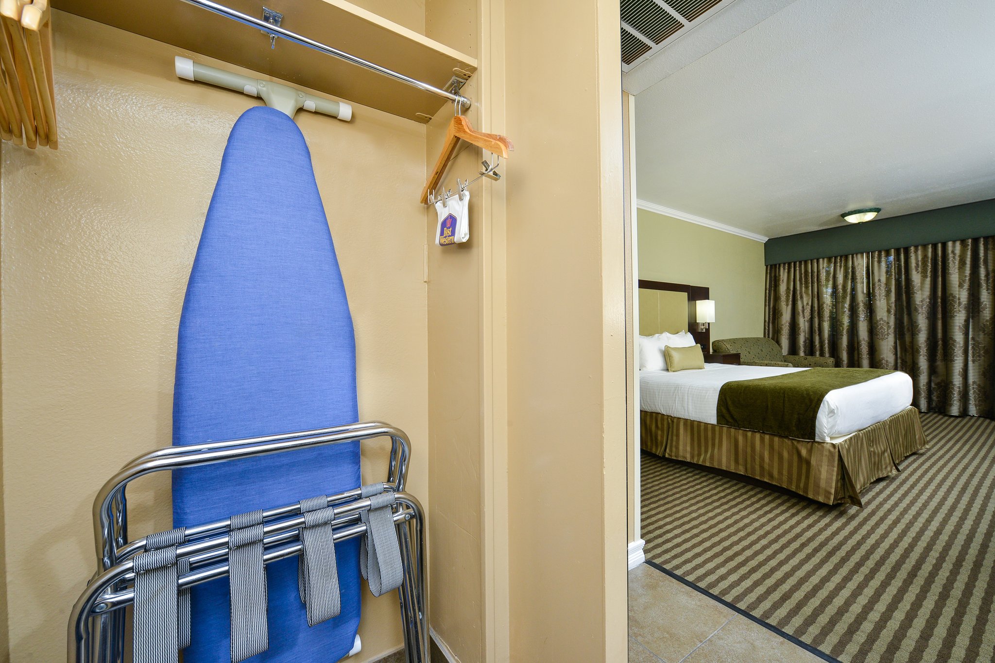 Best Western Royal Sun Inn & Suites