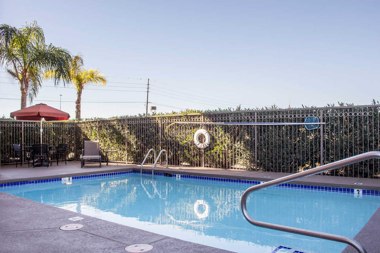 Comfort Inn & Suites Near Kino Sports Complex