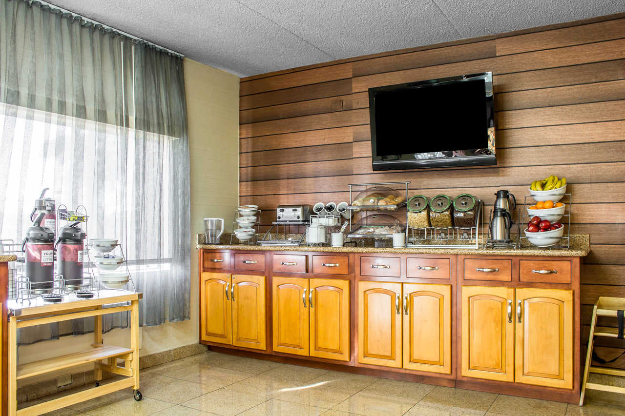 Comfort Inn & Suites Near Kino Sports Complex
