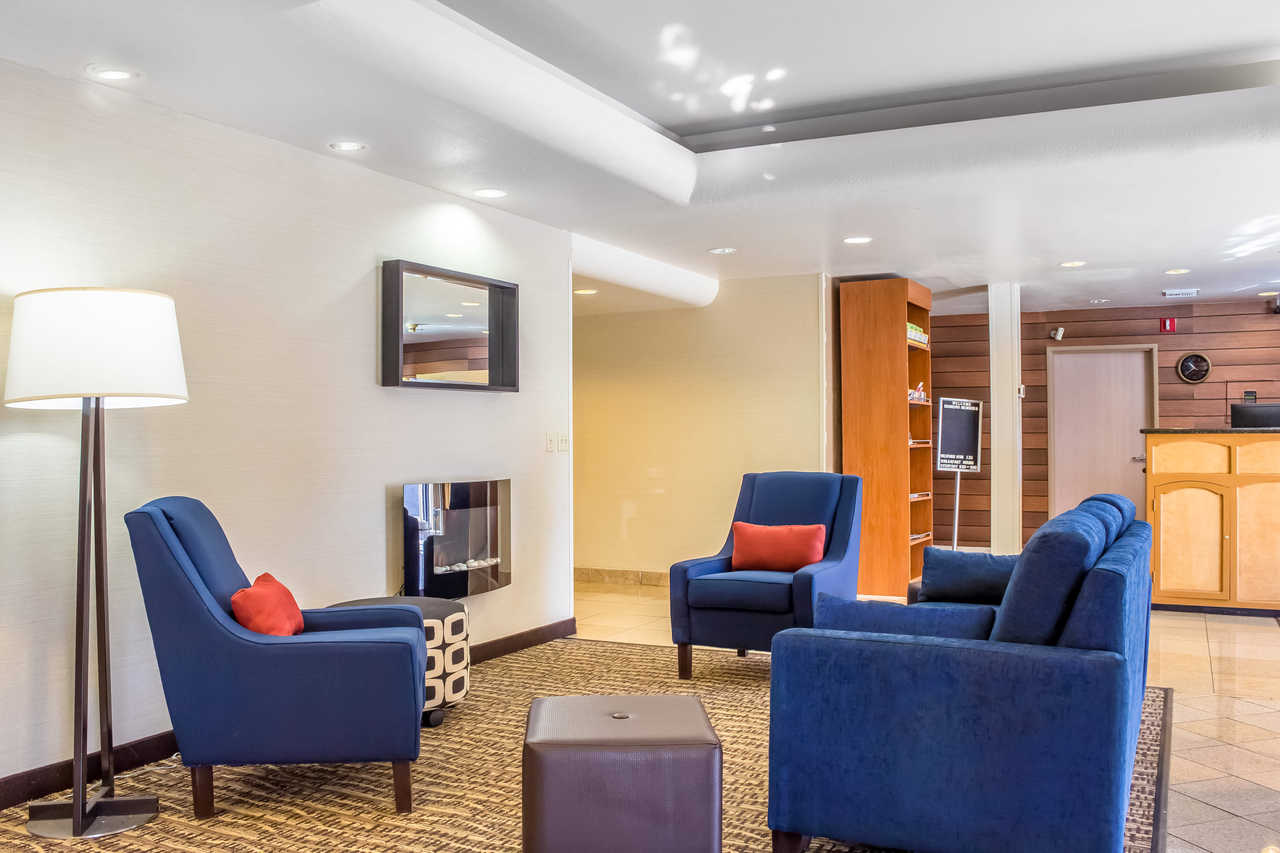 Comfort Inn & Suites Near Kino Sports Complex