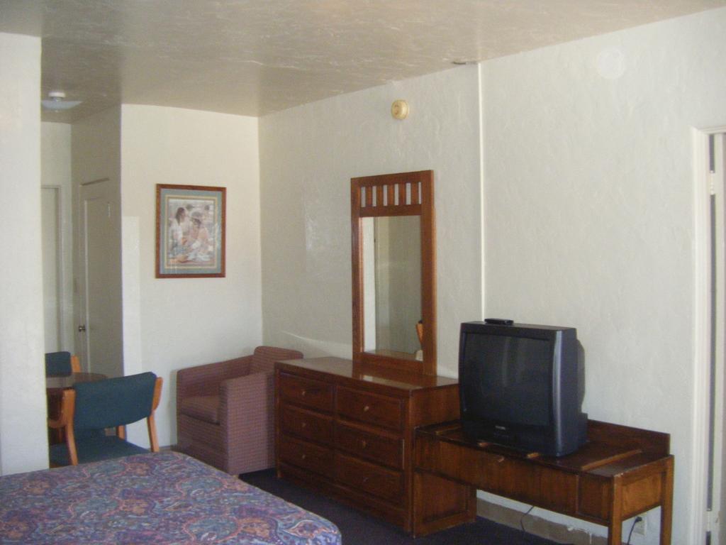 Copper Cactus Inn