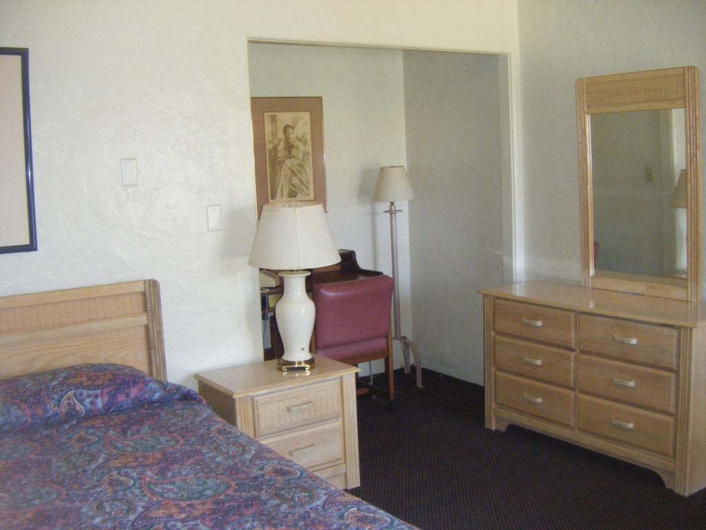 Copper Cactus Inn