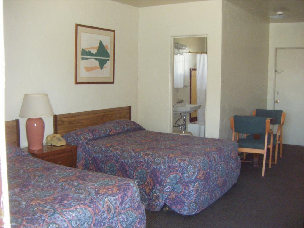 Copper Cactus Inn