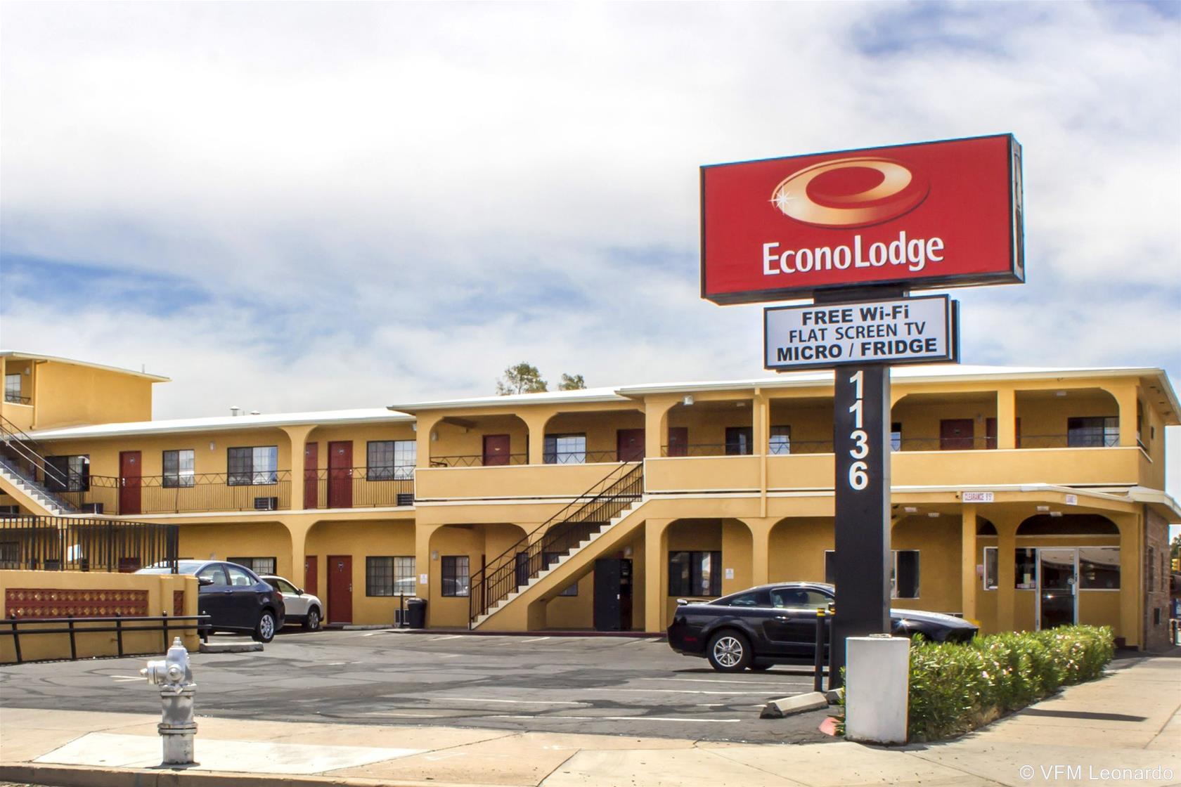Econo Lodge University