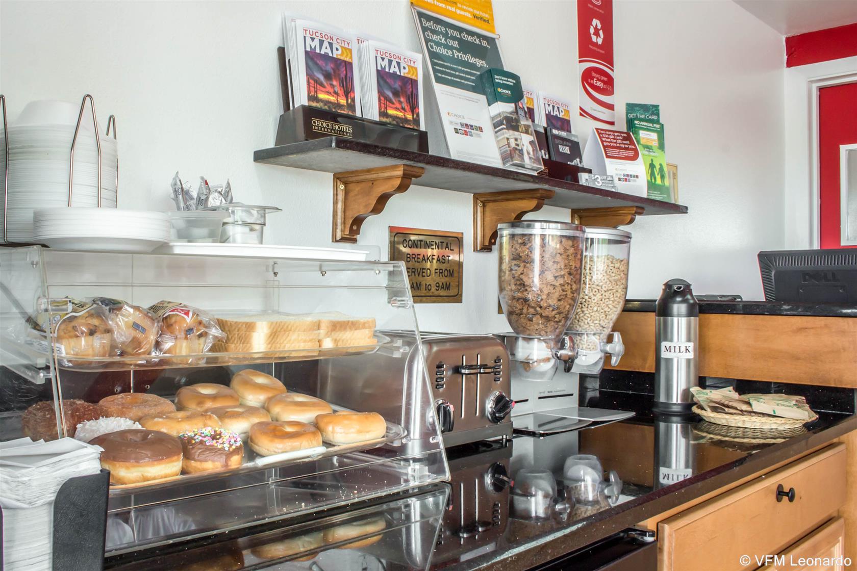 Econo Lodge University