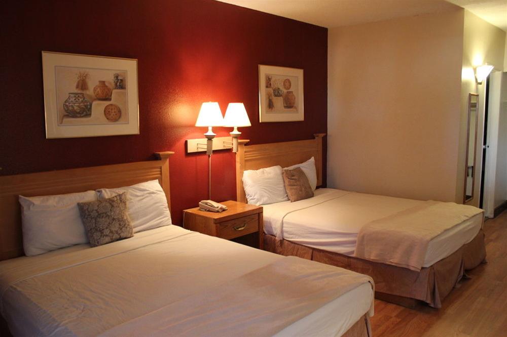 Fortuna Inn & Suites