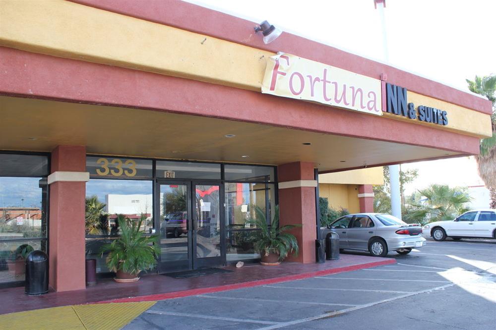 Fortuna Inn & Suites