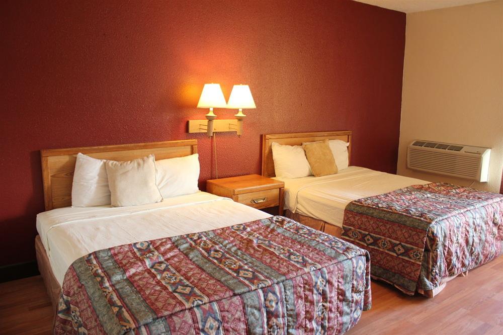 Fortuna Inn & Suites